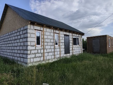 Продам дом + жилой вагончик