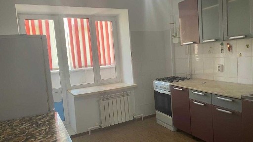 срочно продам 1 ком квартиру в Нурсити на в 2 мкр 23 дом 5 этаж
