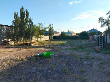 Комсомолда үш болмелі времянка сатылады