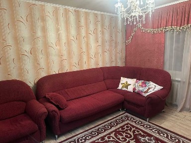 Продаётся 2-комнатная квартира на 2-ом этаже в центре, Абая - Шакарима