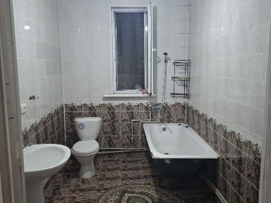 Шымкент қаласы Самал- 3 те Үй-жалға берілет.