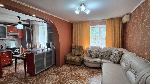 Продажа 3 комнатной квартиры, центр, 3/6, 1990 г. п.
