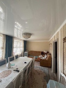 Продается трехкомнатная квартира на 12 микрорайоне в центре города