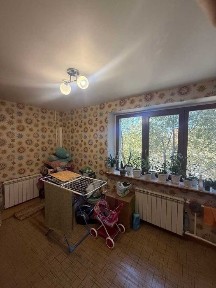 Продается трехкомнатная квартира рядом с Гуманитарным колледжом