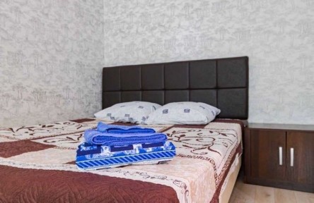 Квартира ПОСУТОЧНО в центре. 5 мкр. Изумруд. Актобе Ажары 11 мкр. 8 мкр