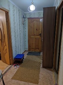 Продам срочно 3 комнатную квартиру 8 мкр
