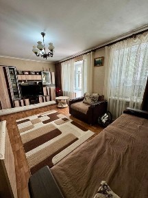 Продаётся 1.5 комнатная квартира ул. Ауэзова 3