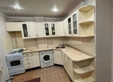 Продам 1 комнатную квартиру. 6 Микрорайон, все что нужно рядом имеется