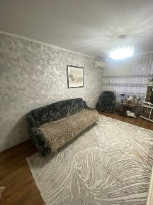 Продажа квартиры 2х комнаная, 8школа, 4этаж, комнаты раздельные, ремонт