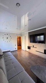 Продам улучшенную 2 ком. 3 этаж, 53кв. кухня -9,5кв. 14 млн торг