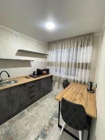Сдаю двухкомнатную квартиру по суточно по часам по неделям а центре.