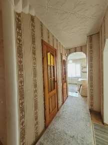 Продается 4 комн. квартира район Цемпоселок