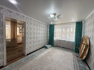 В Центре города продается 3х комнатная квартира пр. Сатпаева 90 на 4