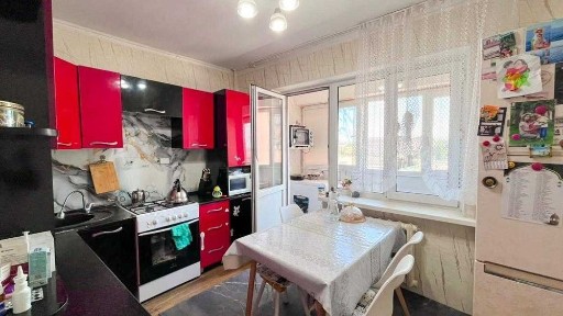 Продам 2 ком кв мкрн. Жулдыз Алишер Империя