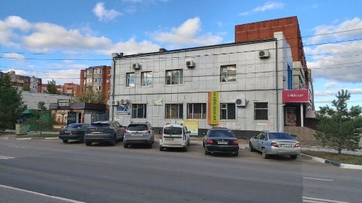Продам жилой дом с магазином смешанных товаров