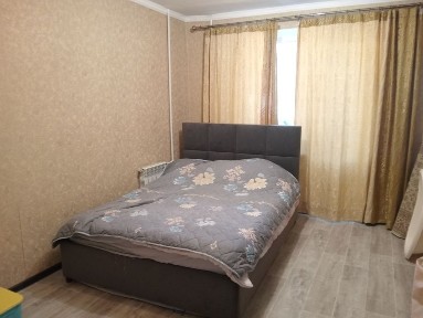 4-комн квартира, 8 мкр 2 этаж