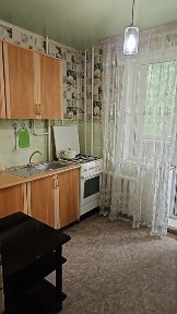 3 комн Центр, 1 школа, ул. Конституции