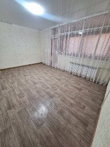 Продаётся 3комнатная квартира в Жанаозене в 4мкр на первом этаже