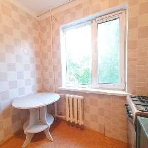 Продам 2кв, район 30-й школы, раздельные комнаты, удобный 3/5 этаж!