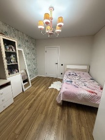 Продам 4-х комнатную квартиру в центре города