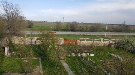 22 сотки, удобно для бизнеса и проживания.