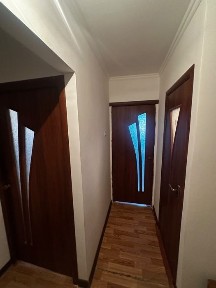 Срочно продаётся 1 комнатная 3 этаж не угловая