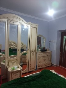 Жер үй сатылады.