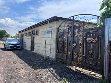 Дом продадим ремонат свежий в городе находиться рядом остановка школе