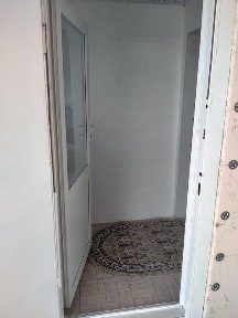 Продам дом очень теплый и компактный есть гараж и углярник