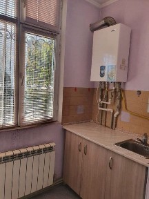 Продам действующий бизнес-магазин. 3х ком. квартира 105 с. С пристройкой