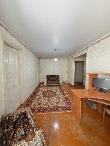 Продаётся 2 комнатная квартира, район Революция.