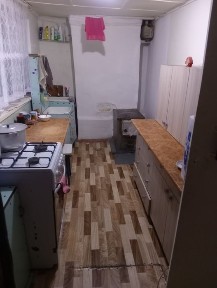 Продам 3 кв имеется сарай гараж баня вода в доме