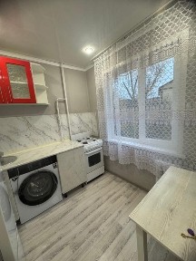 Продам двух комнатную квартиру !