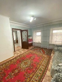 срочно продается 2 комнатная квартира в центре