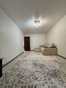 Продам двухкомнатную на Хлебзаводе