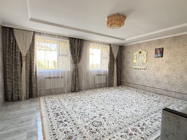 Сайыннан үй сатылады