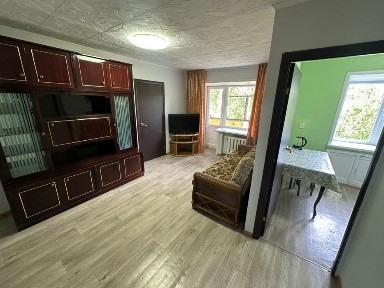 Продам 2х комнатную квартиру Крылова 108