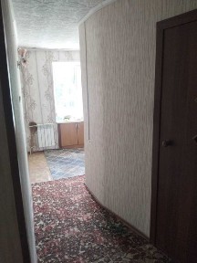 Продается двухкомнатная квартира в 4 микрорайоне 9 дом