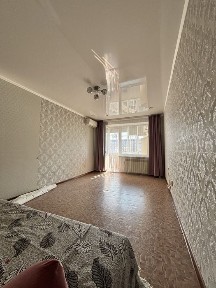 Продам двухкомнатную в 6 микрорайоне