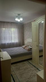 Сдаётся 2комнатная квартира на сутки4этаж квартира хорошие состояние.