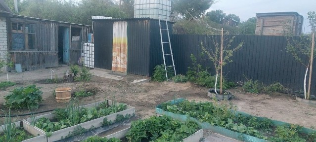 Продам благоустроенный дом +помещение под бизнес.
