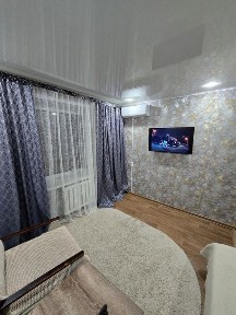 7000т. Сдам посуточно 1-но комнатную квартиру.