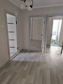 Продам 3-комнатную квартиру - 11 мкр., дом 19 (2 этаж)