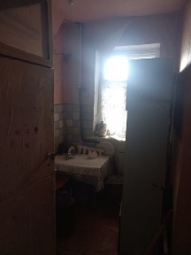 Продам Кв центральное отопление 3комнаты пристань 1этаж черновой вари
