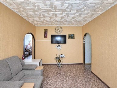 Продам 3-комн. квартиру по пр. Республики 5/5 эт