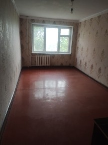 Продается 2 ком квартира в центре города, на 2 ом этаже.