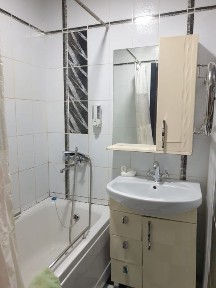 Продается квартира трехкомнатная квартира в 11 мкр