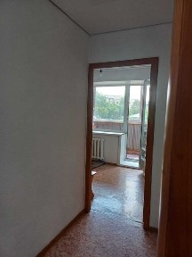 продам 1 ком новостройку на 2 этаже бензастрой
