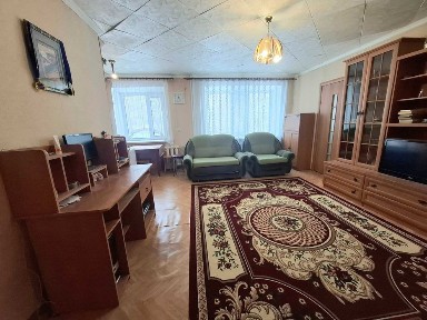 2х-комн. квартира, 1/4 этаж, по Республике
