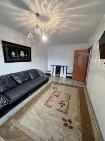 Сдам квартиру двухкомнатная в 11 ом микрорайоне 1 этаж